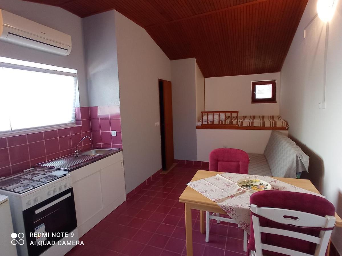 Studio Apartman Premantura Exterior photo
